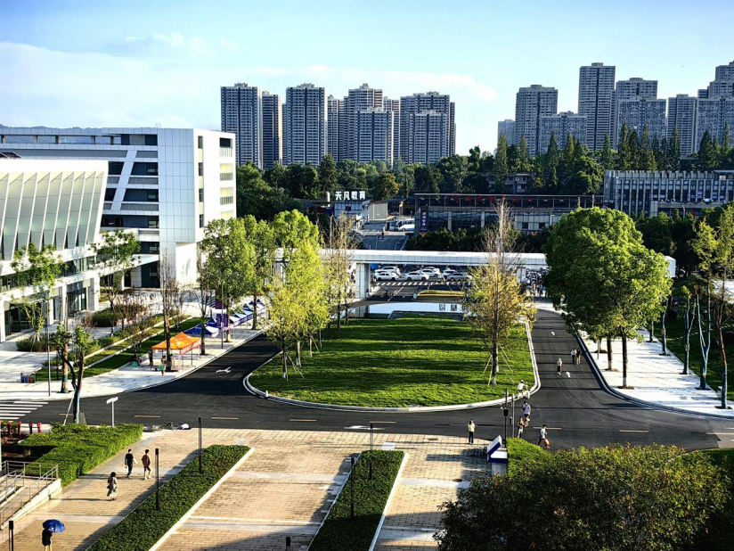  大学城校区南门